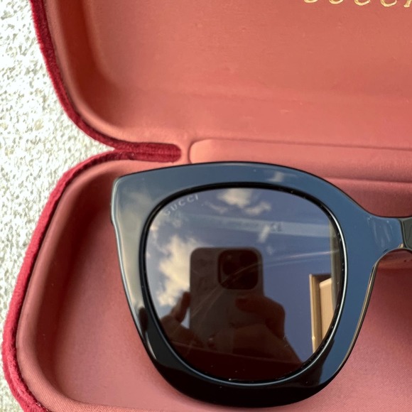 ❌SOLD❌Gucci Sunglasses - Picture 4 of 13